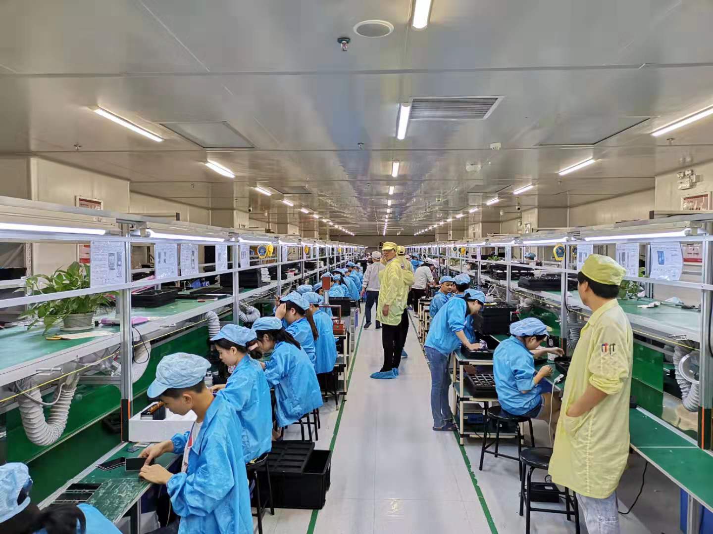 蘇寧拼購助力老人機企業轉型“革命” 拼拼工廠帶來多方共贏